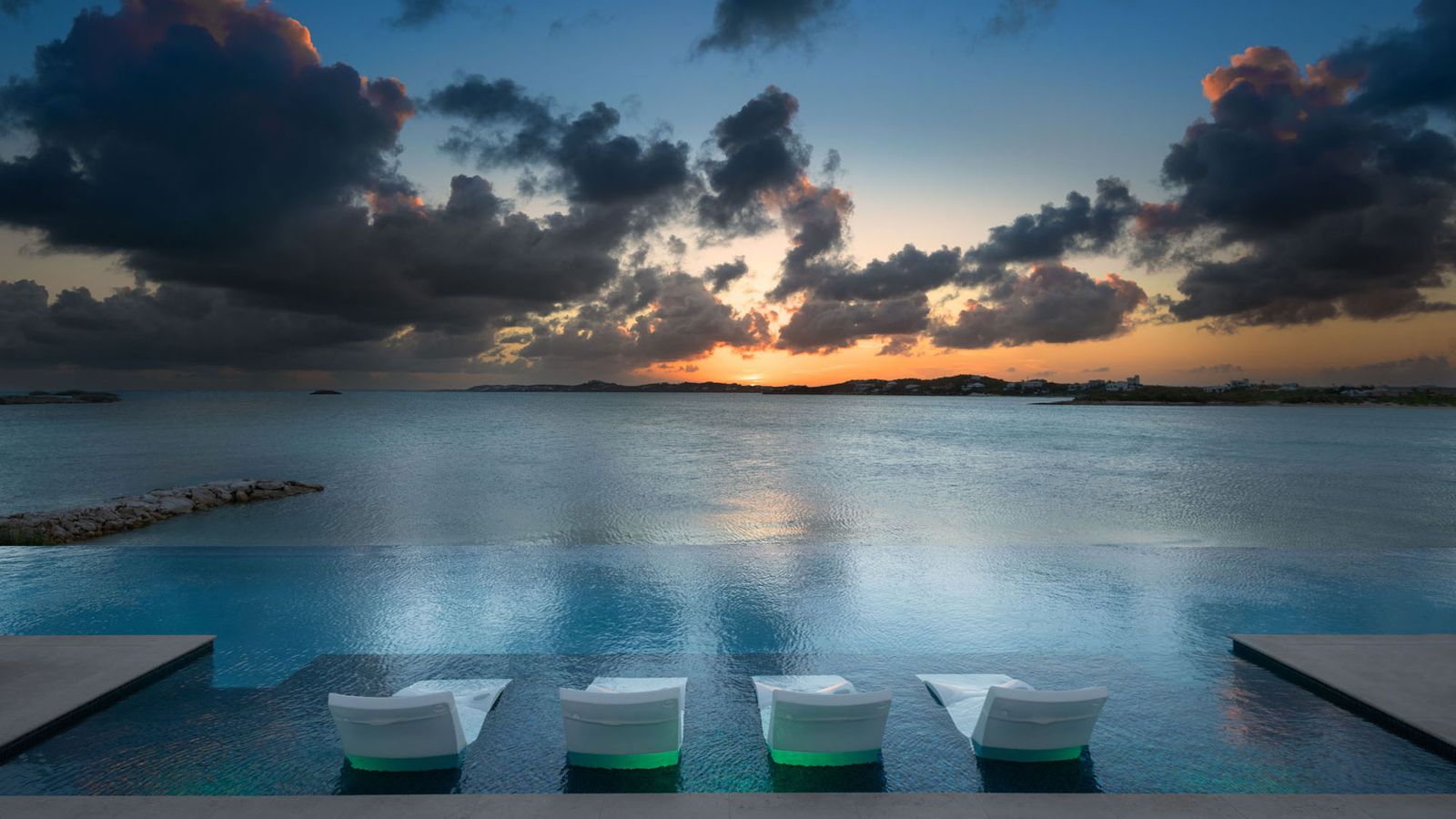 Emerald Bay | Island House LVM